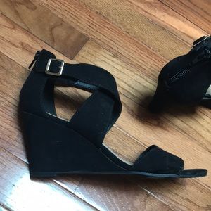 Black dress wedges